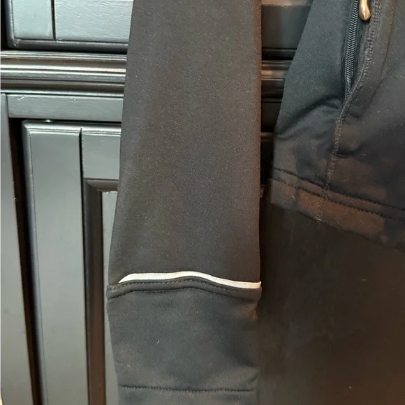 Women's Brooks Reflective Full Zip Black Running Jacket, Small, Fair Condition - Picture 5 of 13